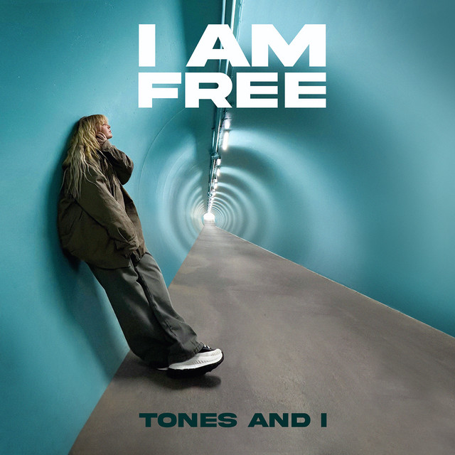 Tones And I și noul său single - I Am Free
